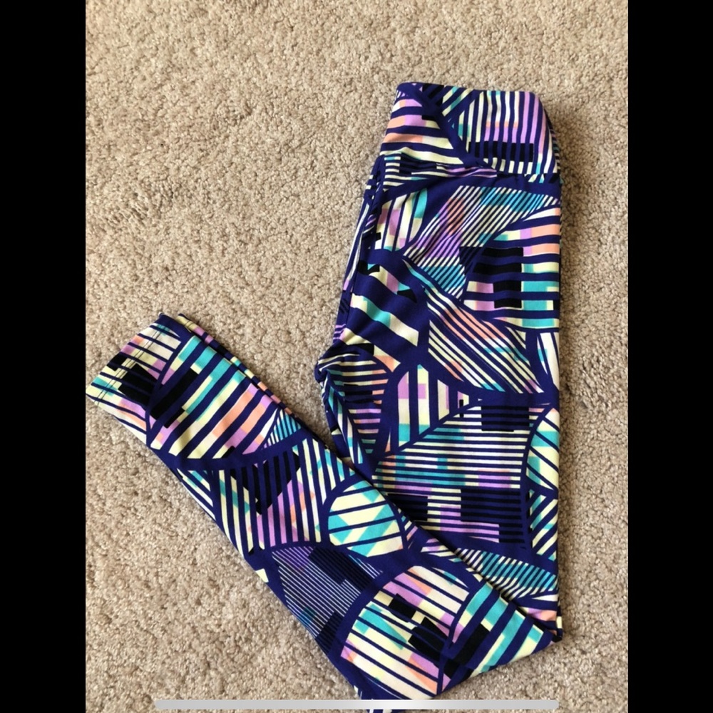 LuLaRoe Women’s Leggings One Size Beautiful Print